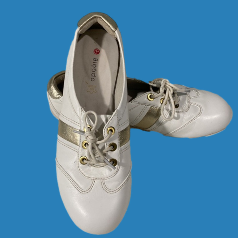 Blondo white and gold sneakers